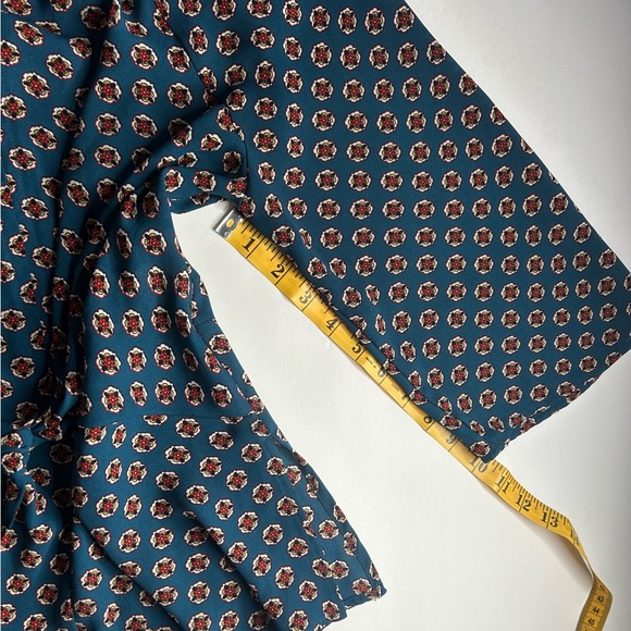 Chenault Teal Geometric Print Tie Front Draped Blouse sz M EUC Boho Eclectic - Picture 12 of 12